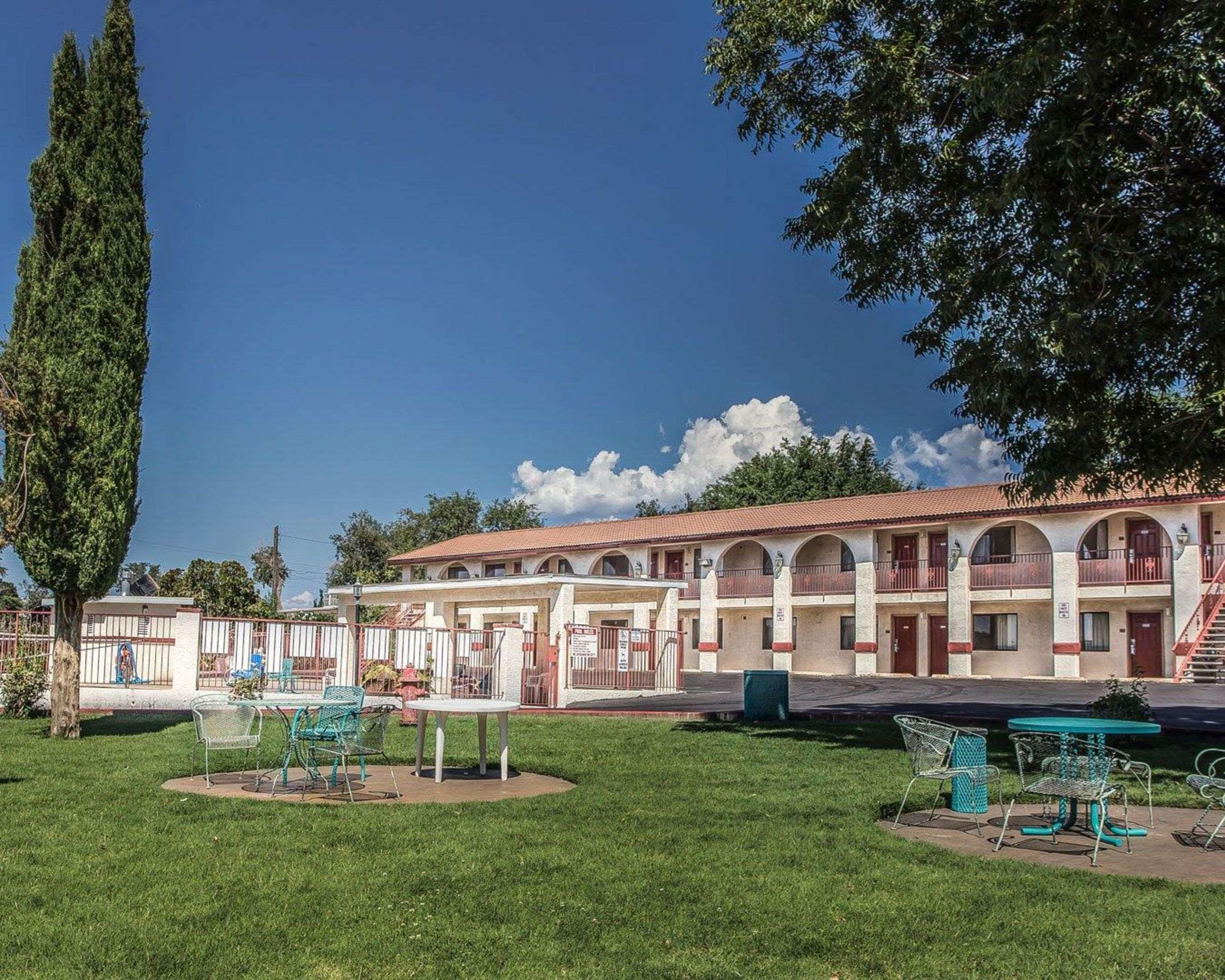 Rodeway Inn Hurricane - Zion National Park Area Exterior photo