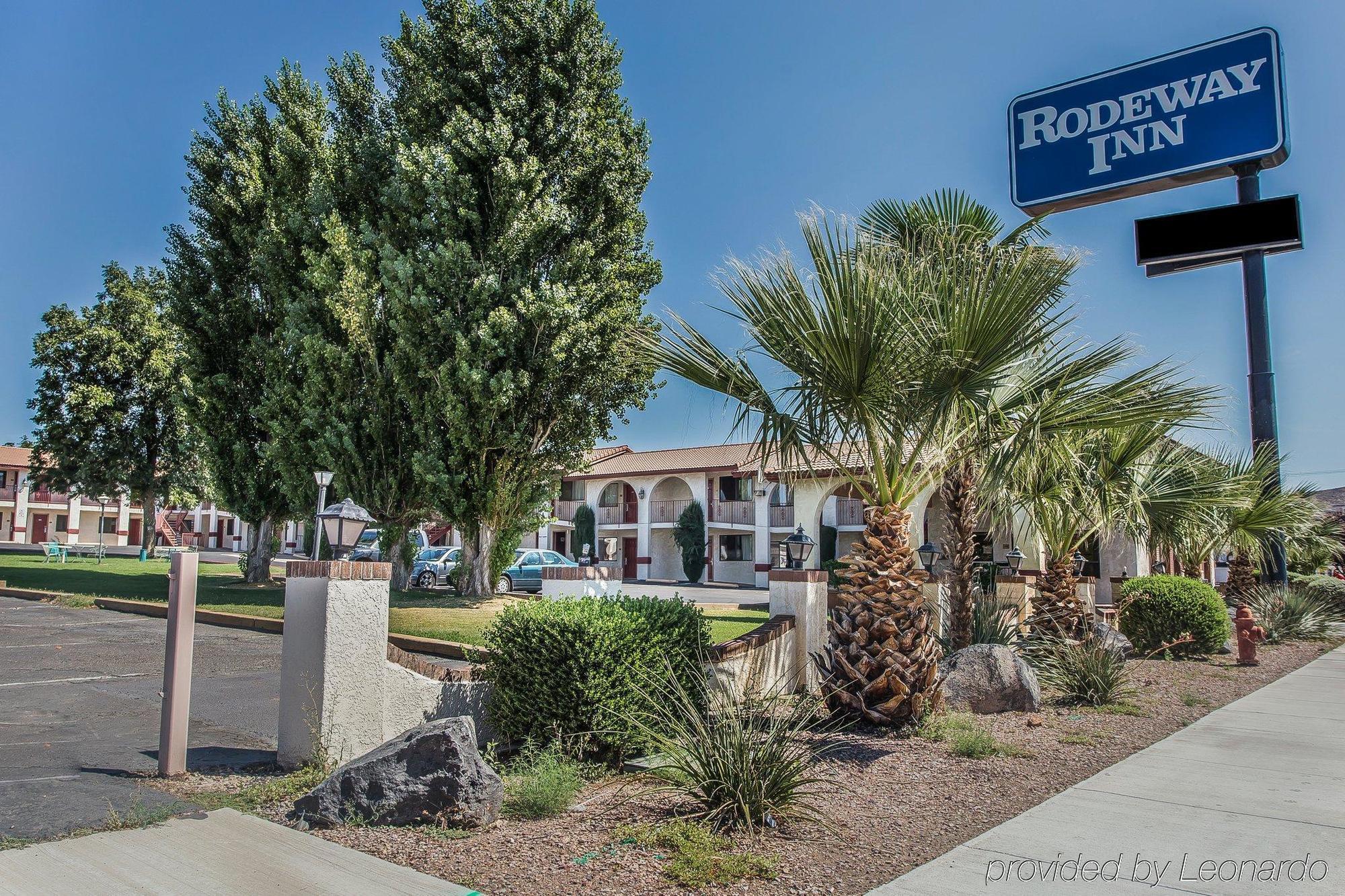 Rodeway Inn Hurricane - Zion National Park Area Exterior photo